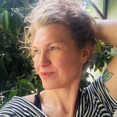History, medicine, emotion, bodies @kingshistory TED talk #loneliness: https://t.co/KVuYtab1qX #UKRIFLF faces, technology & transplants @interfacekings