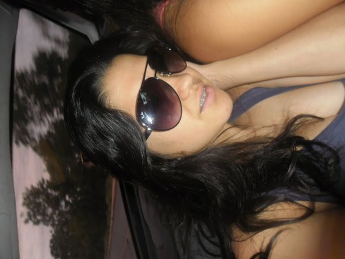 éssa minina aee! é minha Best Ok?? hahaha' Muiito linda éla néh?? // @sarahquilles
