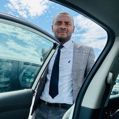 Bonjour à https://t.co/TLiDnmM4UA, entrepreneur and futuriste