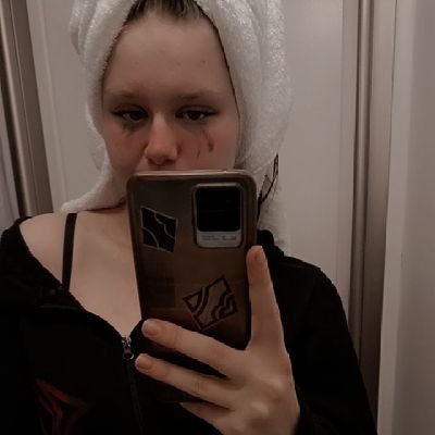preglejka666's profile picture. 