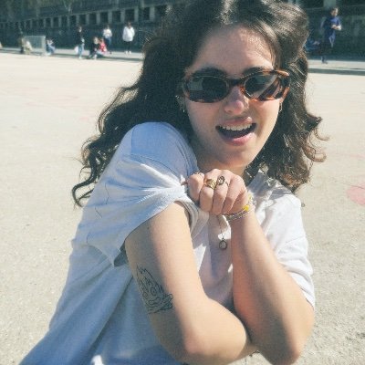 __zoemt's profile picture. 