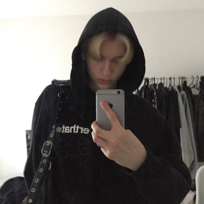 joschuaxcx's profile picture. new account @joschuaxoxo