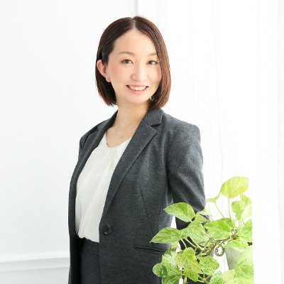 HRテック出身、勤怠システムに詳しい社労士です。 労働時間管理のプロフェッショナルとして業務効率化を支援します。全国リモート対応◎【経歴】ITベンチャー営業→大手企業人事労務→開業社労士| 2歳の娘を持つママ社労士です👧セミナー講師,コンテンツ執筆/監修多数。特定社会保険労務士。M-1グランプリ2024-25出場。