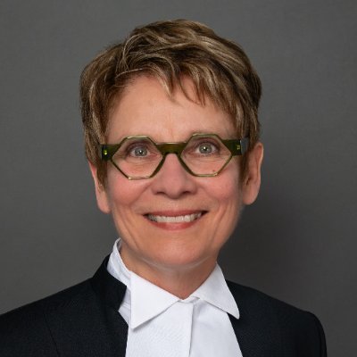 46e Présidente du Sénat du Canada & sénatrice du Manitoba|
46th Speaker of the Senate of Canada & Senator for Manitoba