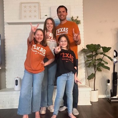 Associate Head Coach, Men’s Swimming @TexasMSD Husband to Stevie @S_Posegay Dad to Avery and Olivia IG:erik_posegay
