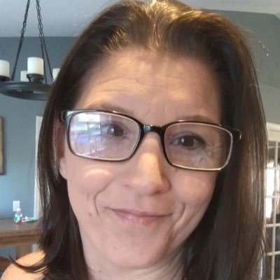 Selffamous's profile picture. 