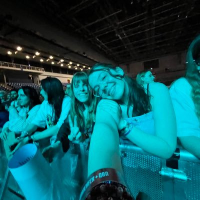 dylansalibibibi's profile picture. #1 you are in love & nyd stan          ERAS TOUR || Amsterdam n2/n3, Gelsenkirchen n3, Hamburg n1/n2, München n1/n2 🪩
