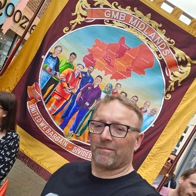 Trade unionist ✊ GMB ShopSteward & H&S Representative.
Former USDAW Shop Steward & H&S Rep🌹
Mountain biker 🚴♂️
Photographer 📷
Hiker 🚶♂️