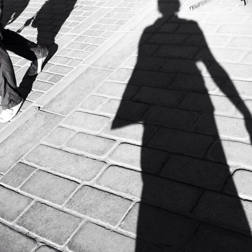 eleebowie's profile picture. 