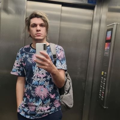 EmiEndo3's profile picture. Non sono di destra perché so leggere non sono di sinistra perché so contare

Profilo fatto per seguire persone e fatti nel mondo

software engineer