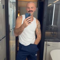 it’s me but naked (@serssn2) 's Twitter Profile