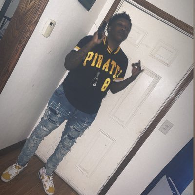 #NewTwitter ⭕️hio Raised Trenches Made Diss da gang we bl💥wing 🧠’s IG: @Tooka.onbeechave