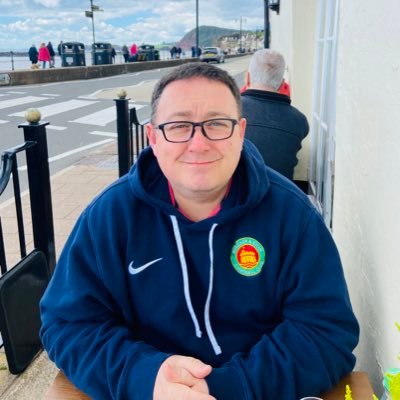 Windsor & Eton FC Supporter into craft beer, real ale, Marvel, DC and COD.
