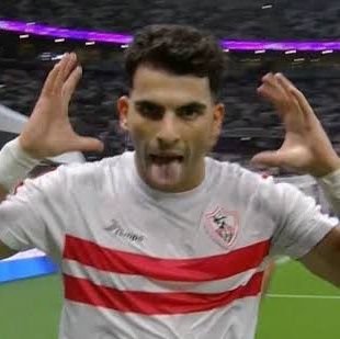 أحببتُ عينَاكِ والزمالك ومانشيستر يونايتد وبرشلونه                                     
فخذَلتْني عينَاكِ والزمالك ومانشيستر يونايتد وبرشلونه