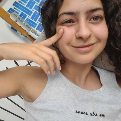 I'm just a girl 💗💘💐