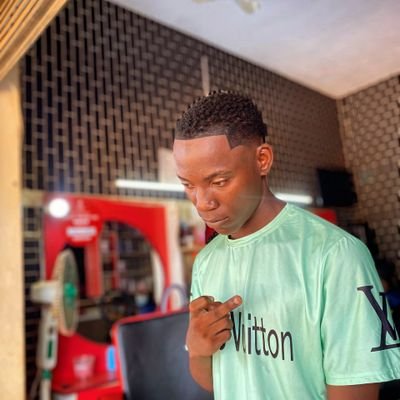 PopcaanJuma's profile picture. think big 🤔😌😏