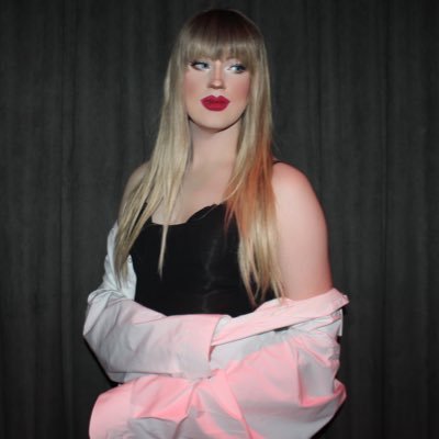 Canada’s Top Taylor Swift Impersonator ✨ YVR Drag Performer - Carrie Dawn 💖💋