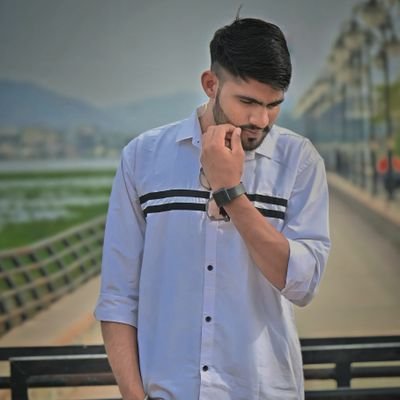 DineshChou59977's profile picture. *गुरूर है हमें अपने किरदार पर कोई तुमसा नहीं तो कोई हमसा भी नहीं है !!😎*