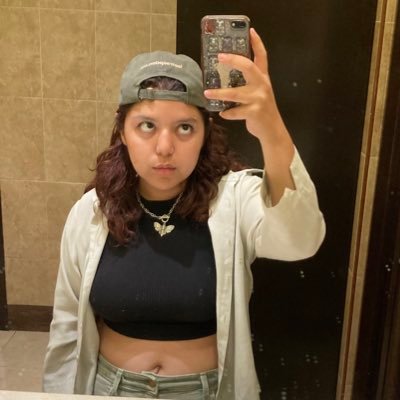 Murcielaguita12's profile picture. no sé usar esto pero me quiero quejar