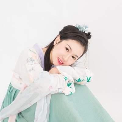 Loise8861's profile picture. 热爱生活，热爱美好事物，求FOLLOW（互FO）