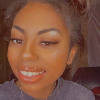26/ i girls who like girls 🏳️🌈 (NIGGAS STAY OUT MY DM) I DONT WANT YALL