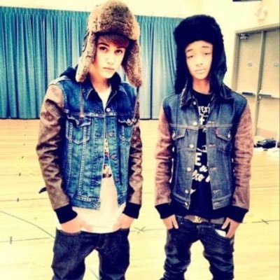 swiftyscarf's profile picture. 