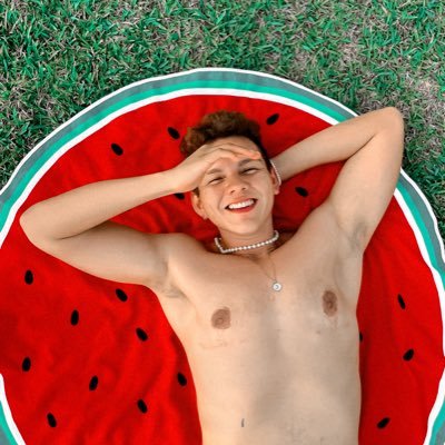 JordyPrinceso's profile picture. 𝙉𝙄 𝙏𝘼𝙉 𝙂𝘼𝙔 𝘾𝙊𝙈𝙊 𝘾𝙍𝙀𝙀𝙎, 𝙉𝙄 𝙏𝘼𝙉 𝙎𝘼𝙉𝙏𝙊 𝘾𝙊𝙈𝙊 𝙈𝙀 𝙑𝙀𝙎 😏.