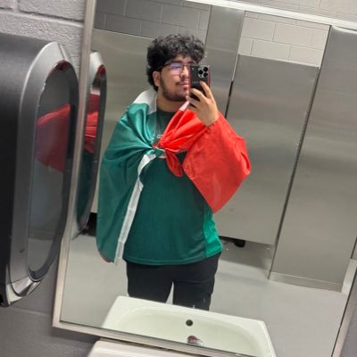 oscard12302483's profile picture. huh