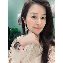 如果您寻找的是与众不同的服装选择,专业的美容护理,或是对未来金融有着深刻见解的合作伙伴,欢迎您联系我。让我们共同探索美丽与创新的旅程!