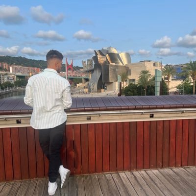 FelixDominguezL's profile picture. De la ciudad del arte y de los grandes monumentos. Solo por ti SFC🔴⚪️🔴