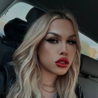 𝐉𝐔𝐋𝐈𝐀 𝐌𝐎𝐔𝐑 (@juuliamore) 's Twitter Profile Photo