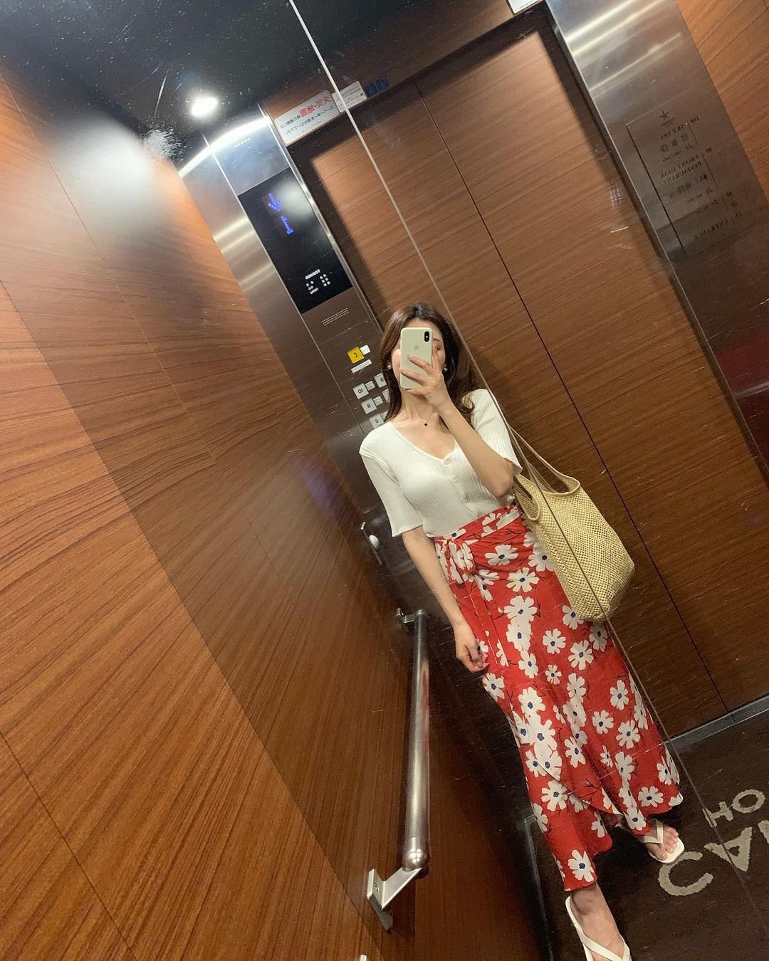 smaleeson8260's profile picture. I'm from Malaysia and I'm a manicurist