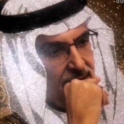 فنانة تشكيلة (لقبت بكريستالة الفن التشكيلي)رسم البورتريه💓 والرسم بالكريستال وعضوه في سفراء الفن العربي التشكيلي وجمعية جسفت 🌹