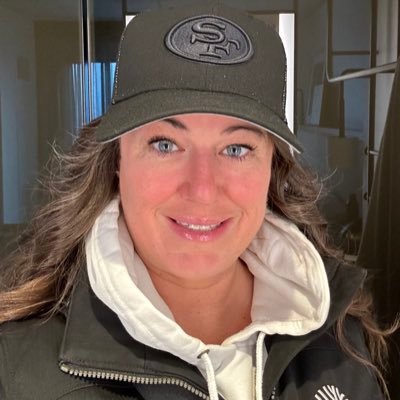 I'm just a girl...who loves the beach and loves to travel. Sens fan!!