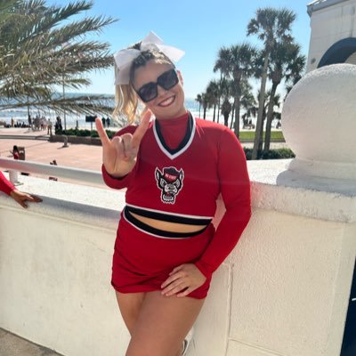 fame envy alum💚 ncsu cheer ‘23🐺 2018 summit champ💍