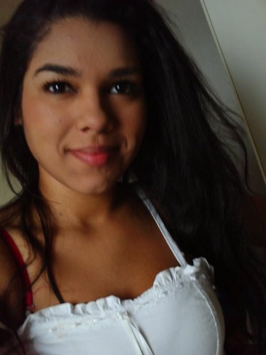 A moreninha é dengosa conhecida como a foda , muitas tenta imitar, mais igual ela não tem, uFa nenem ♪ ;P
