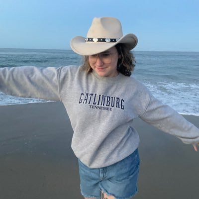Former TV news anchor — current corp comms girlie — University of Tennessee at Martin alumna // Tennessean