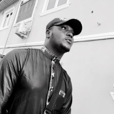 dray899's profile picture. screen whisperer 🧑‍💻