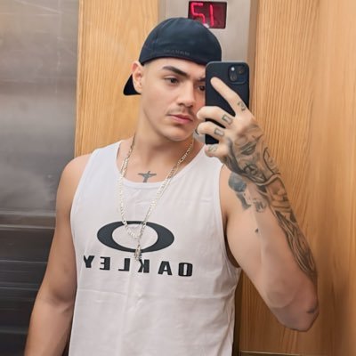 _rnlopes's profile picture. nós tem a senha, só não copia viiu ↙️↗️🐊  insta: roniel_lopes10