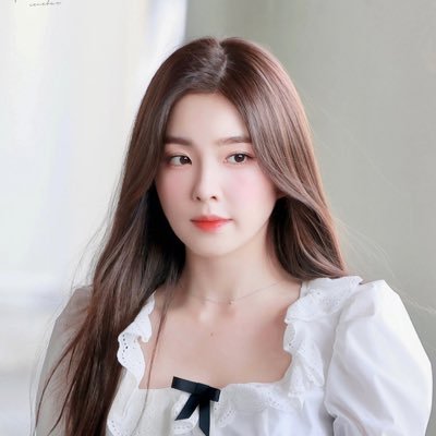 momoyow28's profile picture. akun seorang fanboy yang multifandom