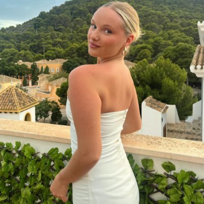 Emilsxons0's profile picture. Everyone has traveled many roads and crossed thousands of mountains, from good times to good encounters.