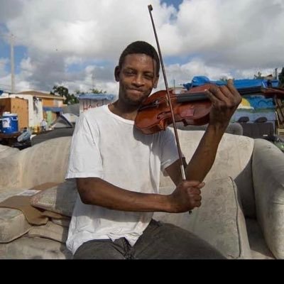 thtboy6's profile picture. 6 Howard Alumni