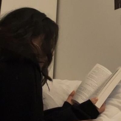 bookstper's profile picture. ᥫ᭡ ִֶָ | booktt