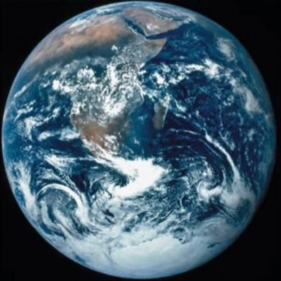 Dazdien's profile picture. life is what happens when you're making other plans!