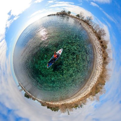 Adventure Librarian 🤸🏻♀️📚 • Stand-up paddleboarder paddling all year round ❄️🌱🌻🍁 • @GetOutThere Reporter ✍️