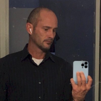 Wayne is the visionary founder and CEO of a cutting-edge real estate website company.