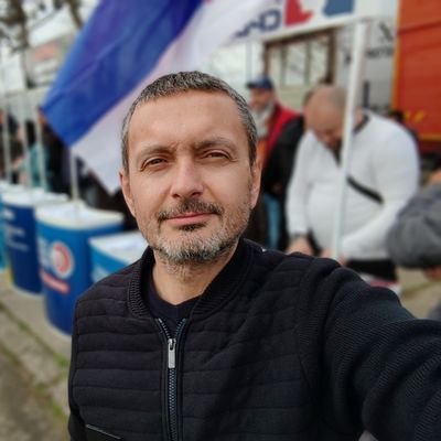 Ponosni otac Marka i Mihajla.Borac za slobodu i pravdu.
Crvena zvezda u srcu.
