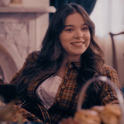 LarissaCunhaC's profile picture. (ela/dela)