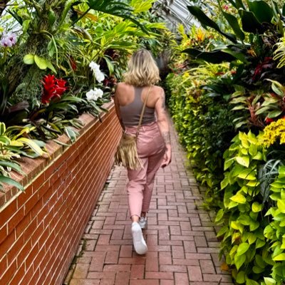 Traveling: It leaves you speechless, then turns you into a story teller. 🌻✌🏼️
