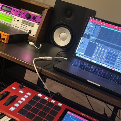 Record Producer/ Beat maker💿💿💿 mjaydidthis@gmail.com